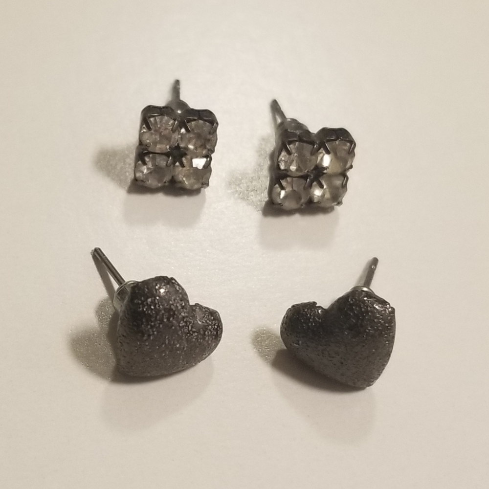 ♟5 for $20♟Super cute sets of studs